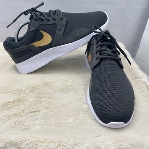 Nike Women’s Kaishi sneakers 10.5